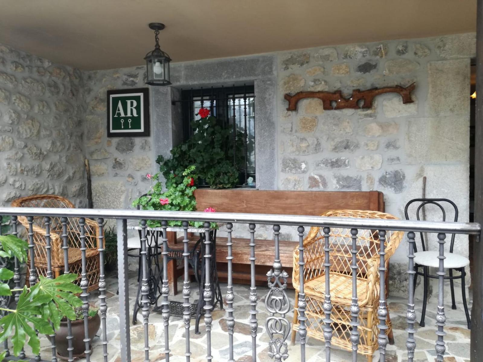 El Portal Del Abuelo Apartment Arenas De Cabrales Exterior photo